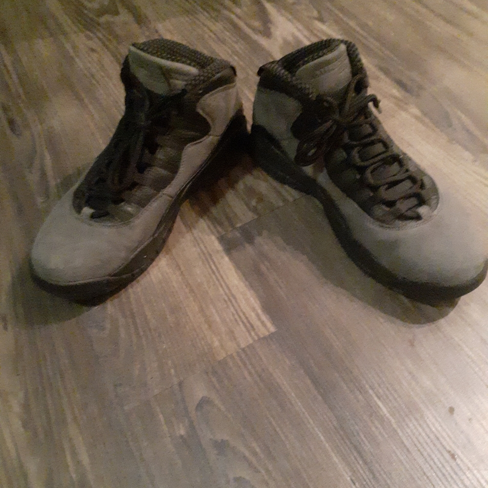 Jordan 10 - Picture 2 of 5